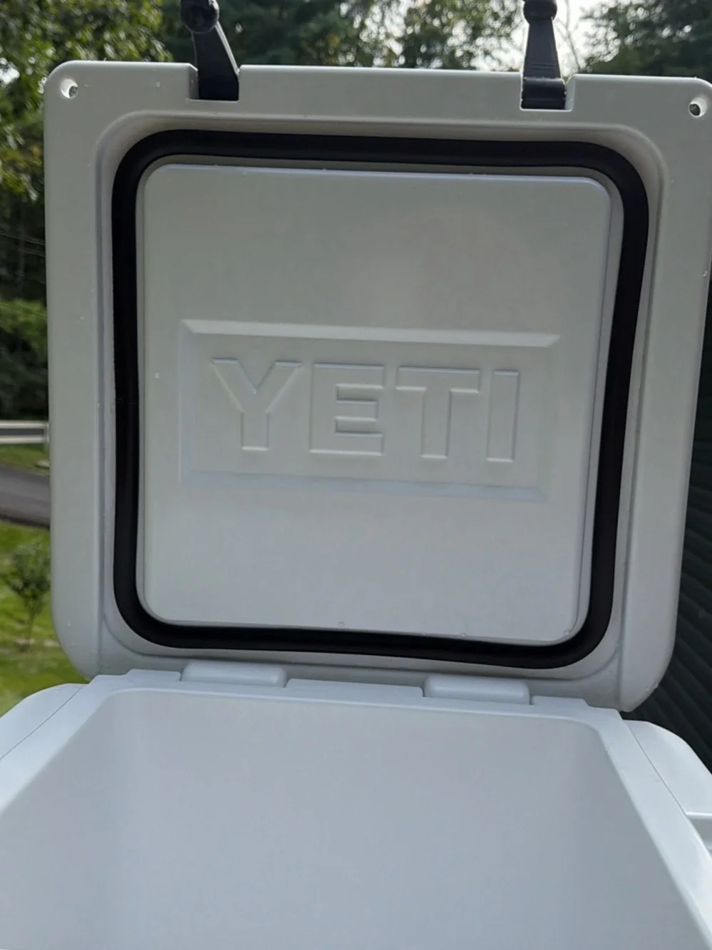 Yeti White Silo 6G Beverage Cooler Dispenser
